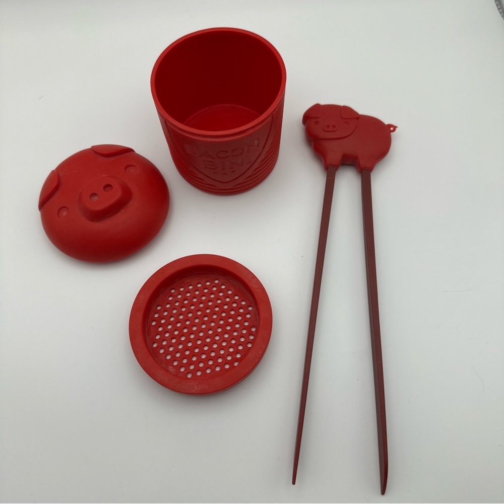 Talisman Red Silicone Bacon Bin & Tongs One Cup Grease Strainer & Storage